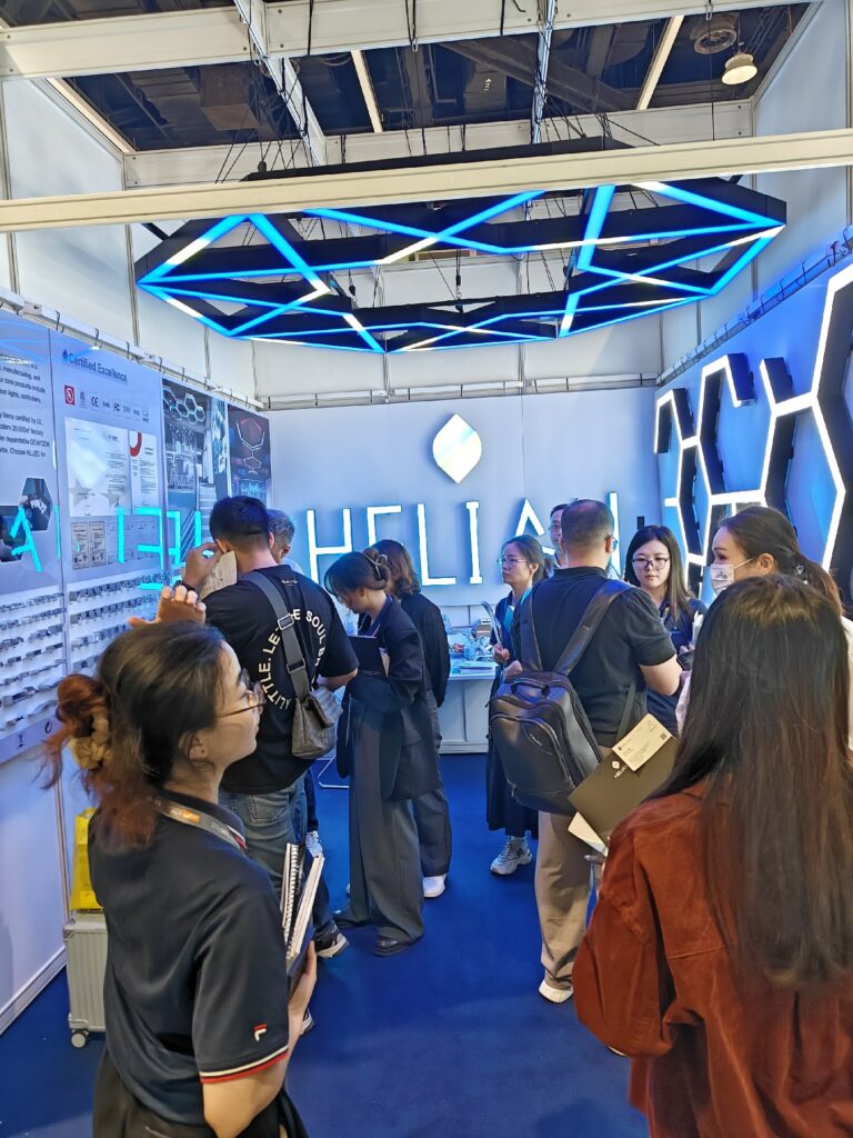 Helian Lighting Illuminates the Future at Hong Kong International Lighting Fair, Leading the New Era of Modular Lighting 9 Helian-Lightings-booth-attracted-professional-visitors-from-around-the-world-1