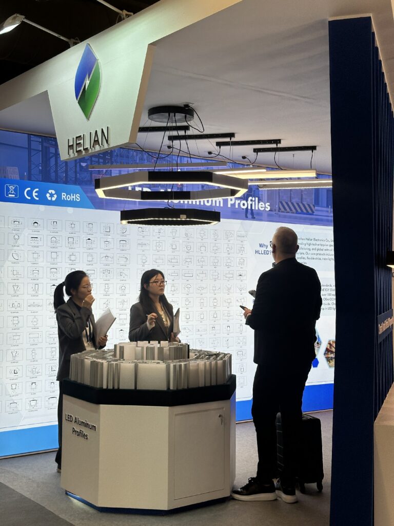 Shenzhen Helian Electronics (HLLED) Successfully Concluded Its Participation in Light + Building 2026 Frankfurt 18 The HLLED team conducts on-site exchanges with global merchants 1
