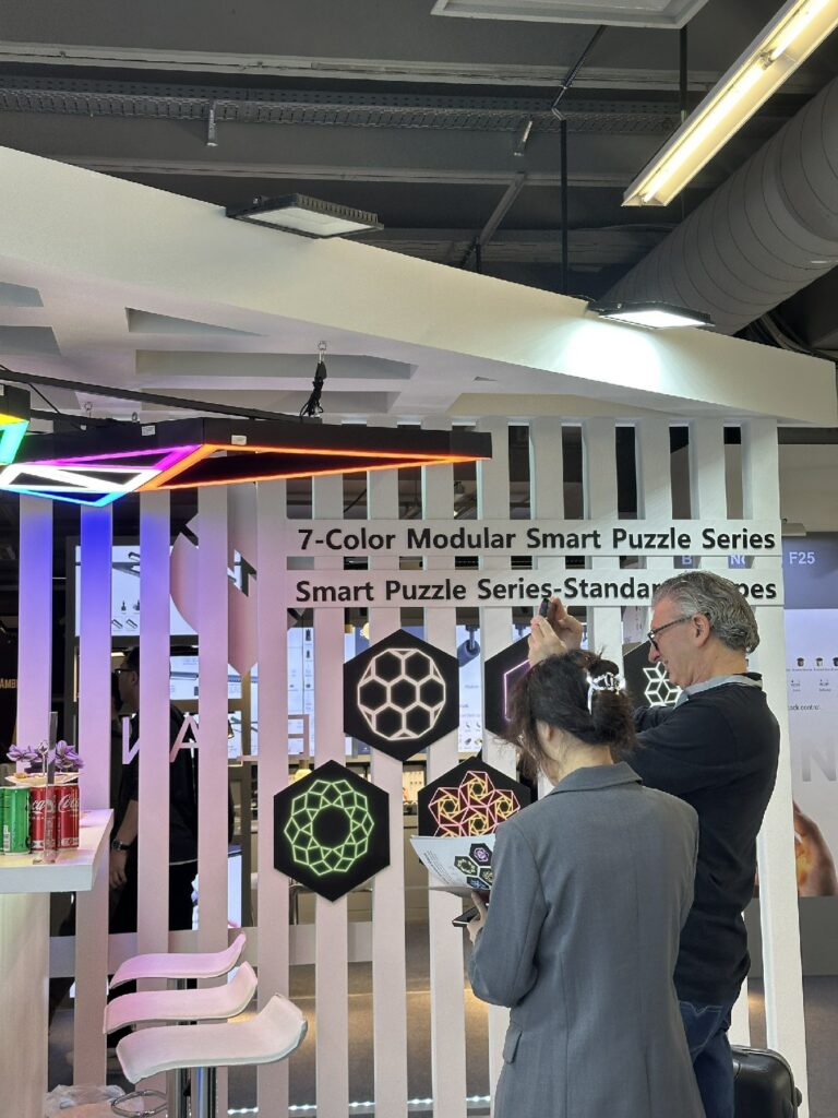 Shenzhen Helian Electronics (HLLED) Successfully Concluded Its Participation in Light + Building 2026 Frankfurt 19 The HLLED team conducts on-site exchanges with global merchants 2