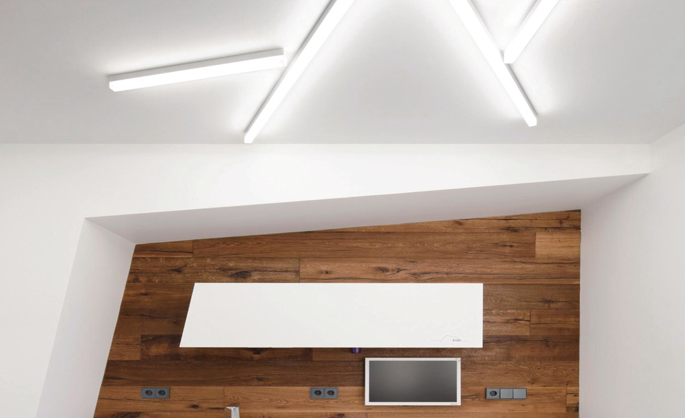 Rectangular clip-mounted LED profile HL-BAPL033 - installed application example