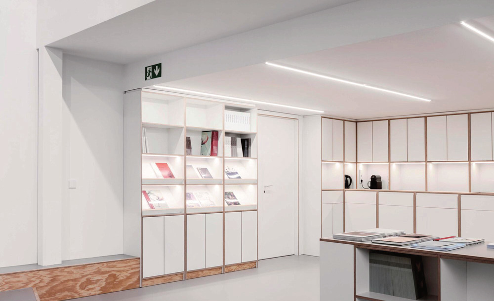 Microprism slim LED profile HL-BAPL056 - installed application example